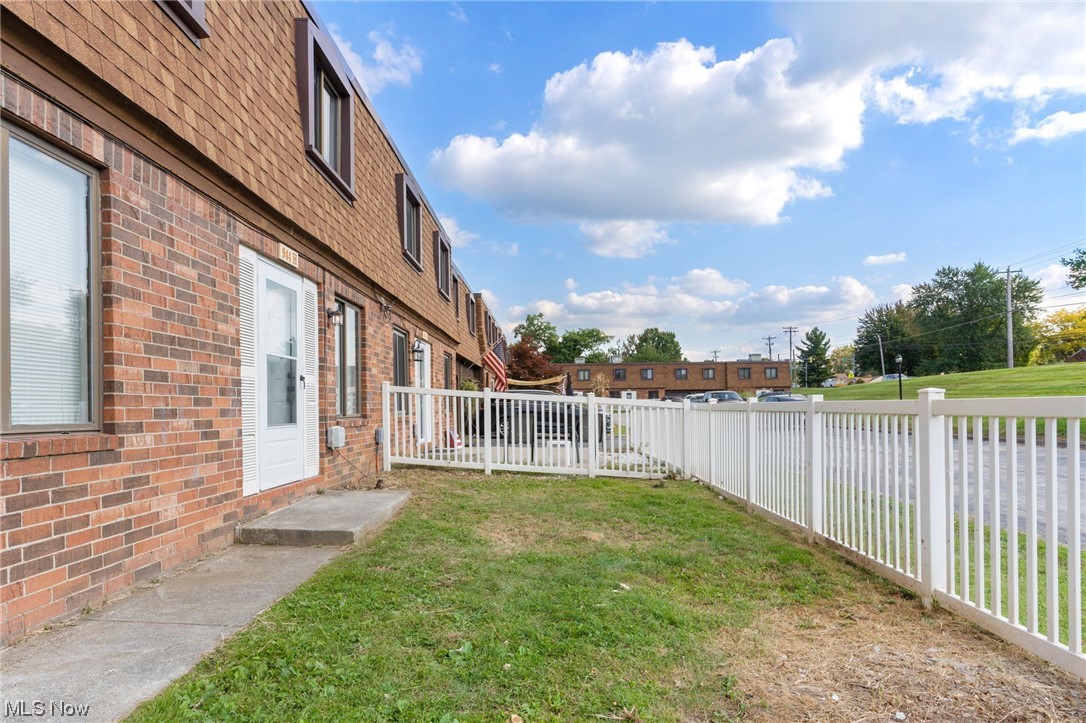 944 Wadsworth Road, Unit H3 Medina, OH 44256 - Photo 26 of 28
