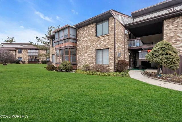 $2,550 | 145 Cross Slope Court, Unit A, Manalapan, NJ 07726