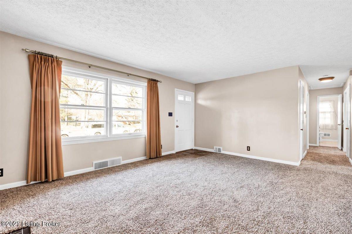 4602 Tween Road Louisville, KY 40207 - Photo 5 of 32 05-4602 Tween Road-104
