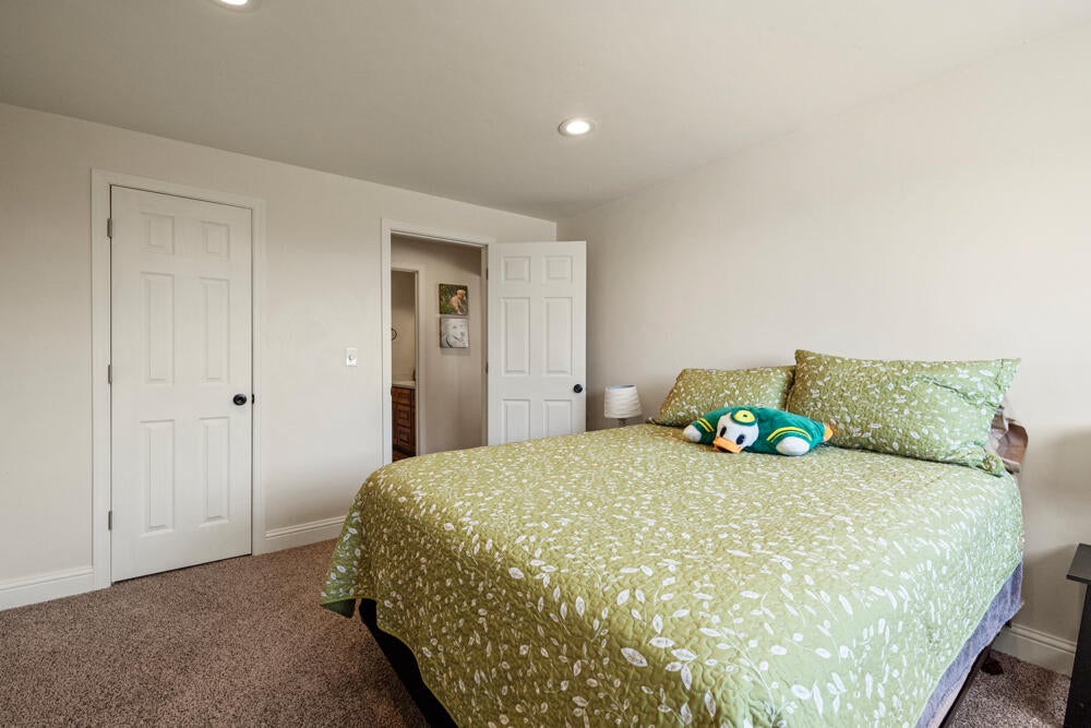 12520 Lisa Road Klamath Falls, OR 97603 - Photo 31 of 64 12520LisaRd.-46