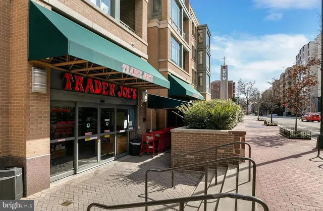 $295,000 | 1010 25th Street Northwest, Unit 503, Washington, DC 20037