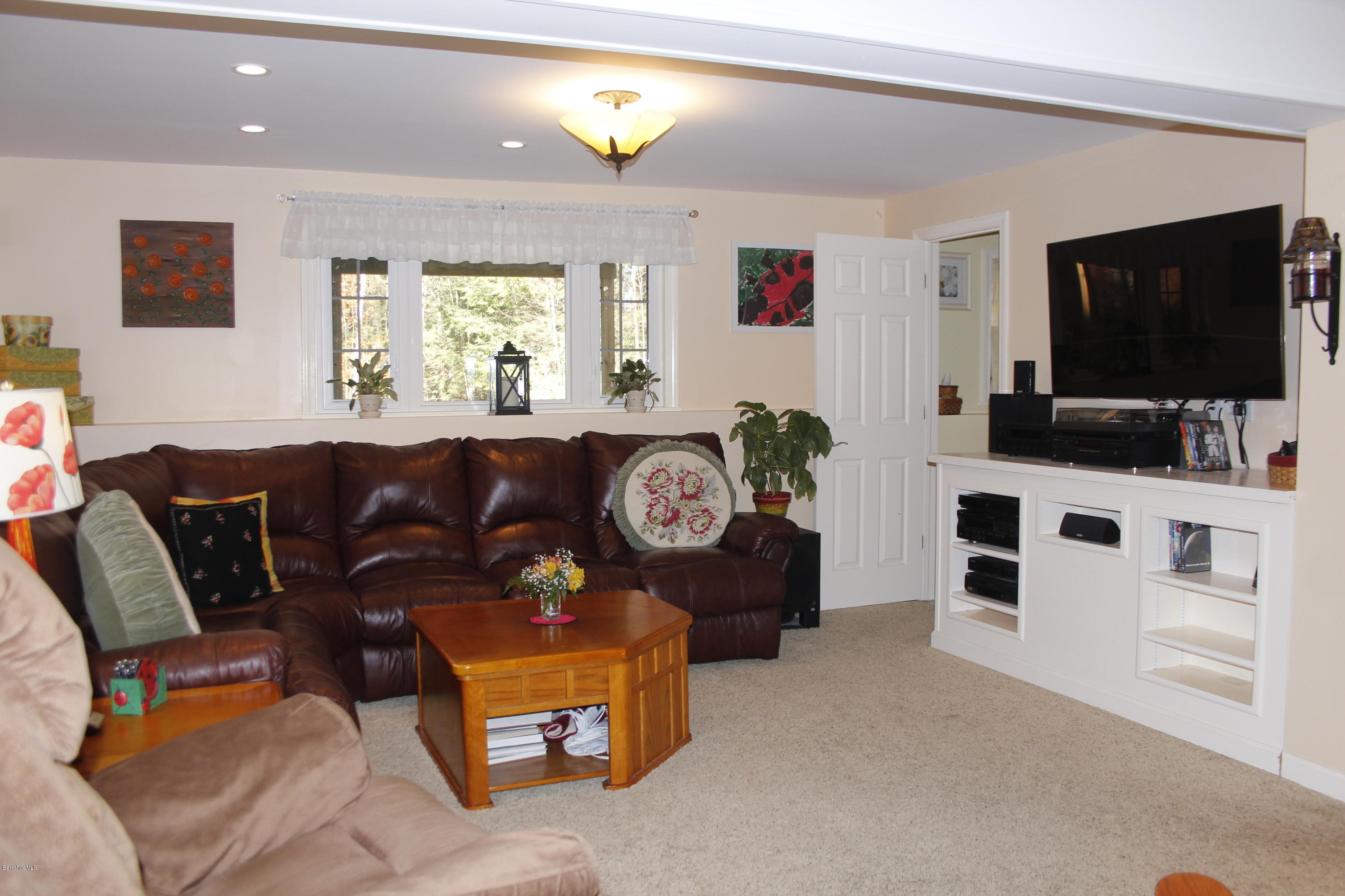 274 Barker Road Pittsfield, MA 01201 - Photo 11 of 20 Entertainment Room