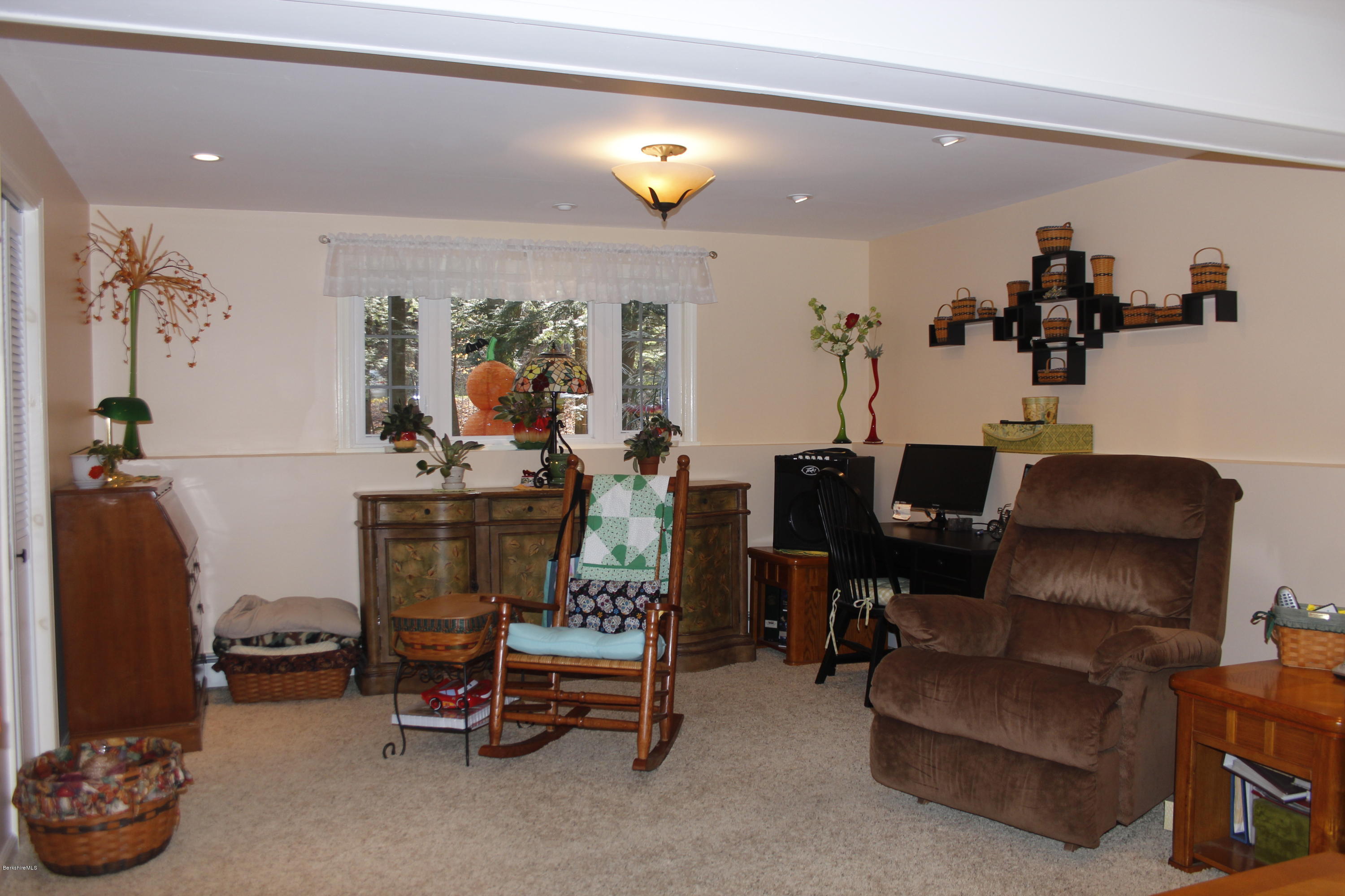 274 Barker Road Pittsfield, MA 01201 - Photo 12 of 20 Office Quiet Space