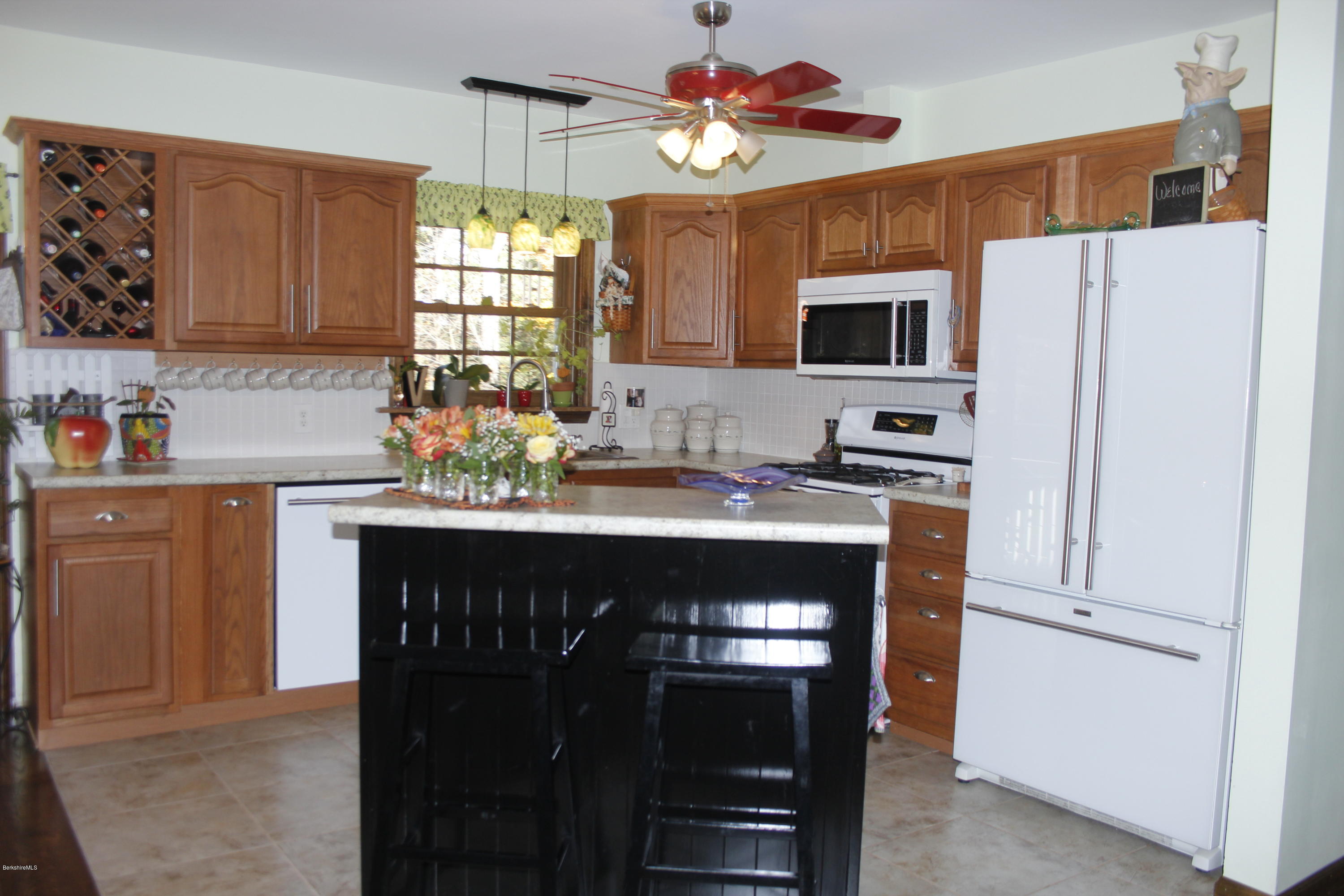 274 Barker Road Pittsfield, MA 01201 - Photo 5 of 20 Island Kitchen