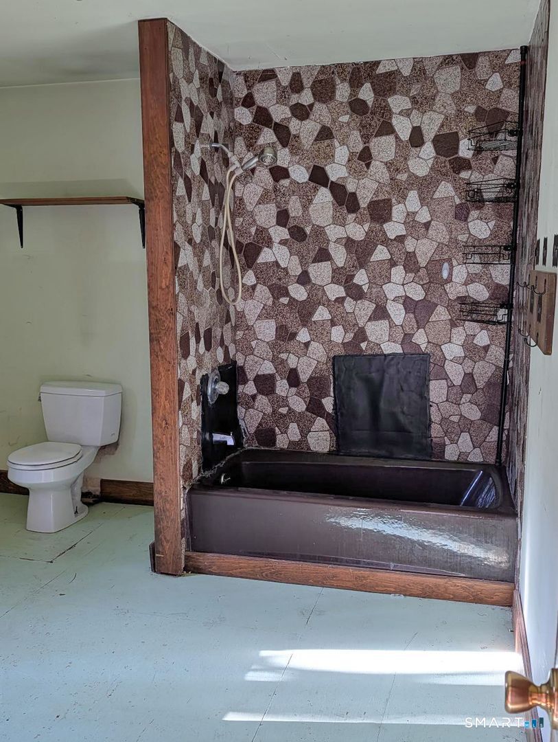 24 Chestnut Hill Road Newtown, CT 06482 - Photo 15 of 21