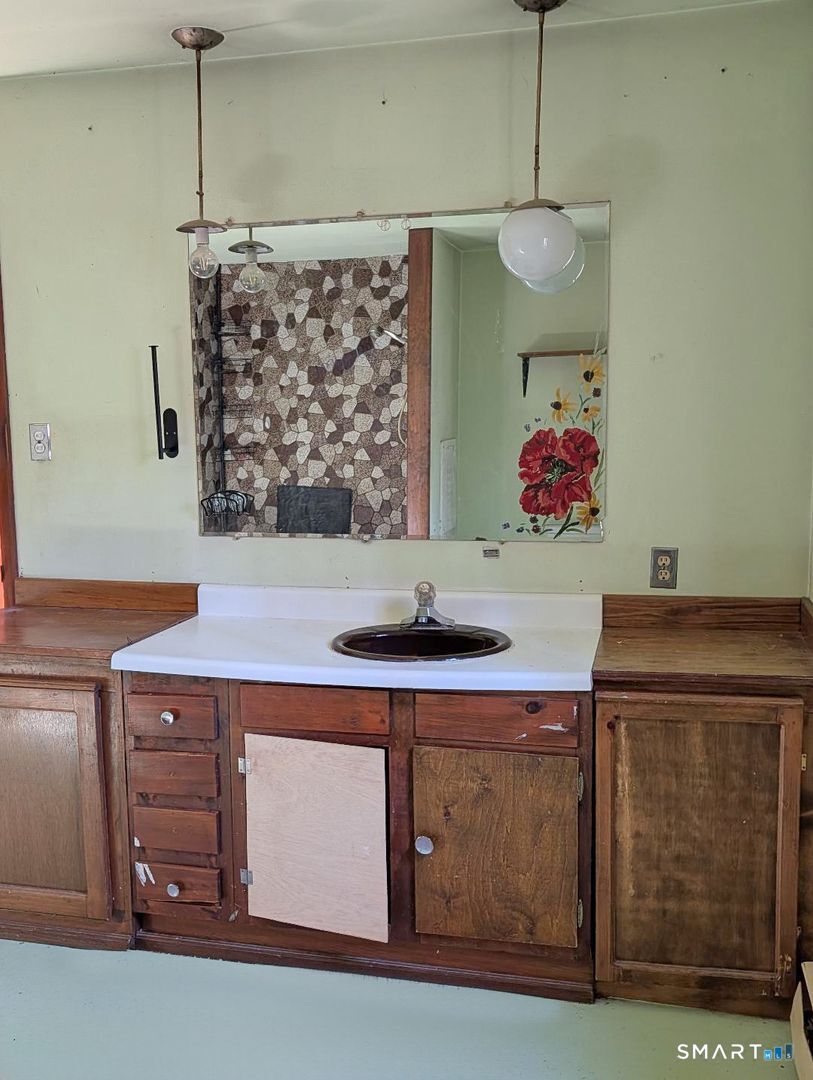 24 Chestnut Hill Road Newtown, CT 06482 - Photo 16 of 21