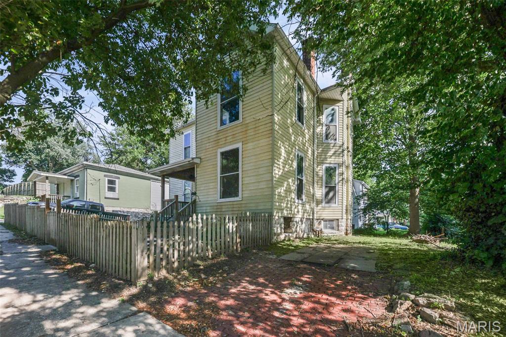 407 East 9th Street Alton, IL 62002 - Photo 4 of 53