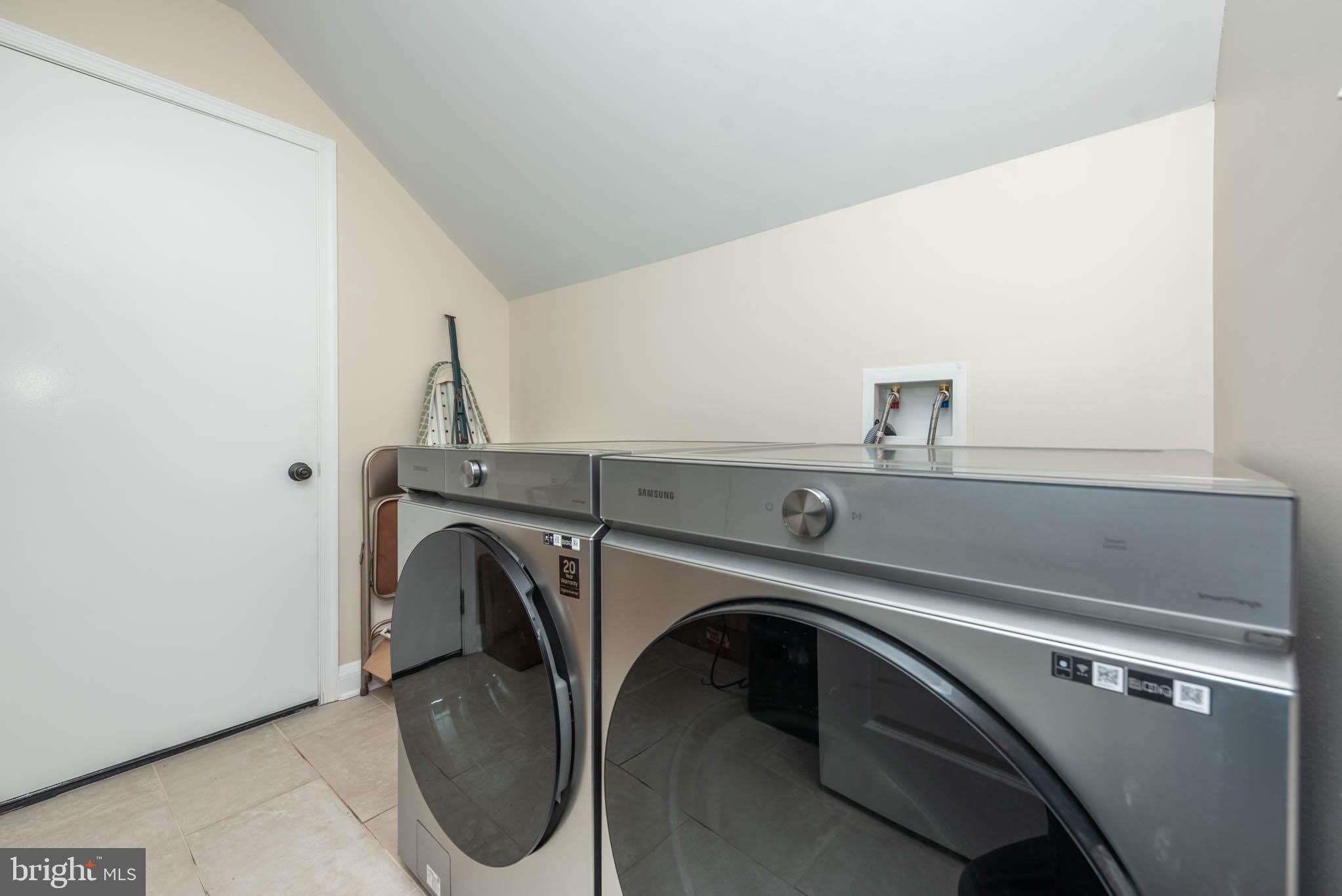 2705 Spring Hill Road Pikesville, MD 21208 - Photo 20 of 43 a utility room with dryer and washer