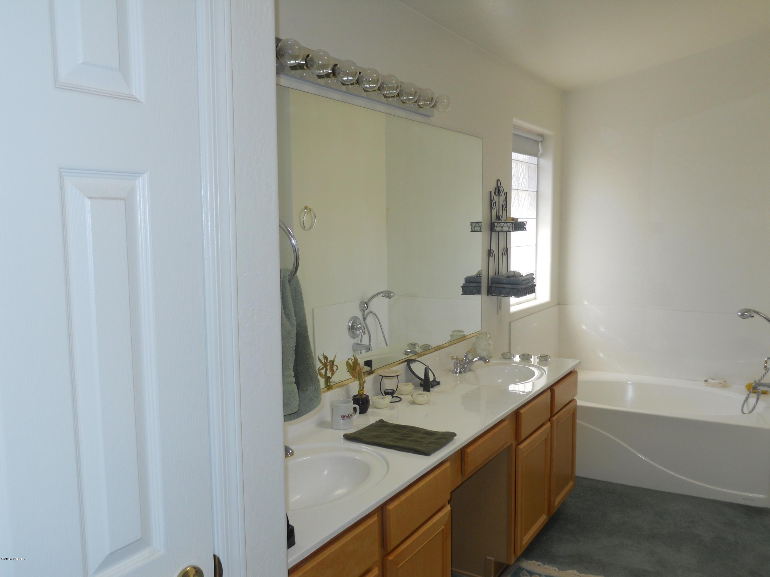 10745 West Granada Road Avondale, AZ 85392 - Photo 4 of 17 10745 w