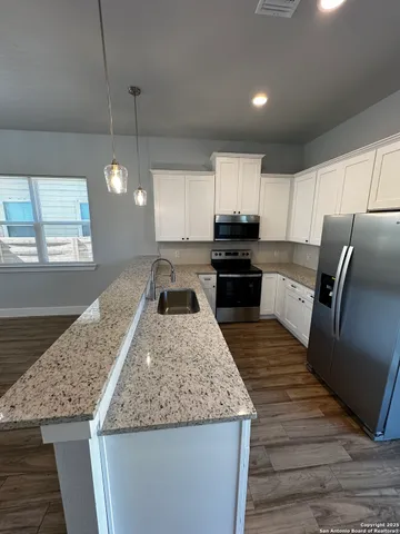 $2,400 | 327 Ebner Street, Unit B, Boerne, TX 78006
