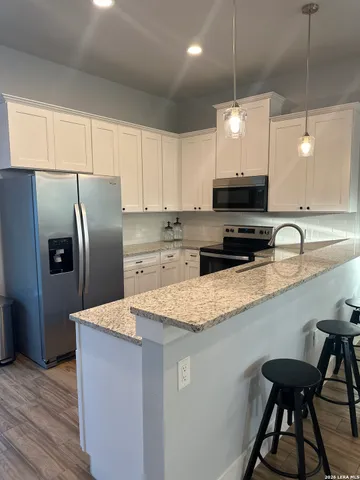 $2,400 | 327 Ebner Street, Unit B, Boerne, TX 78006
