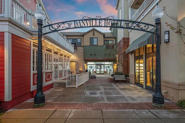 $1,998,000 | 125 Larkwood Circle, Danville, CA 94526