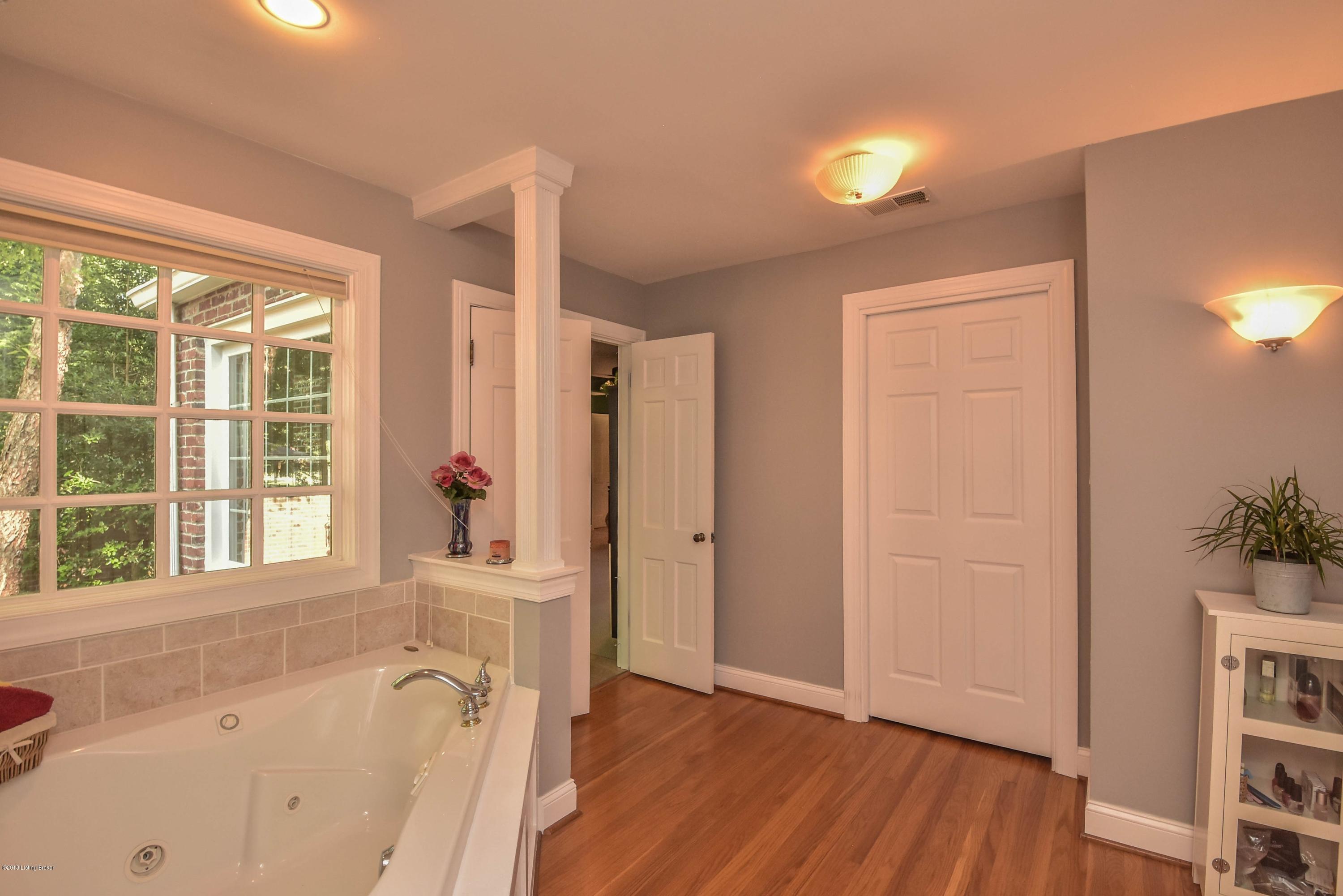 200 South Hampton Road Louisville, KY 40222 - Photo 24 of 37 023_Master Bathroom