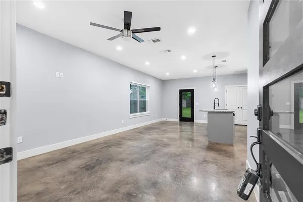 $1,500 | 604 West Star Street, Denison, TX 75020