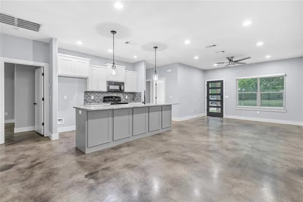$1,500 | 604 West Star Street, Denison, TX 75020