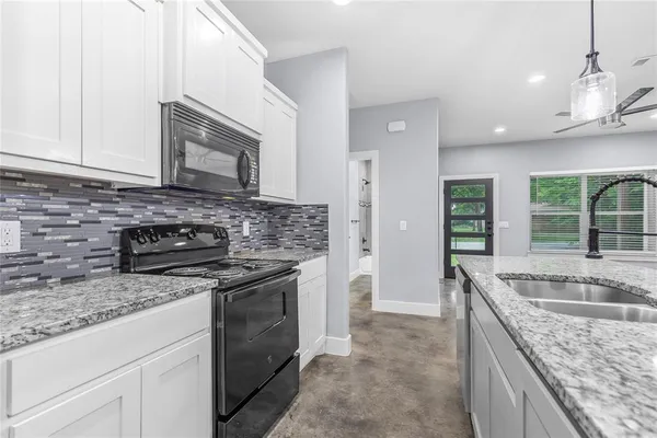 $1,500 | 604 West Star Street, Denison, TX 75020
