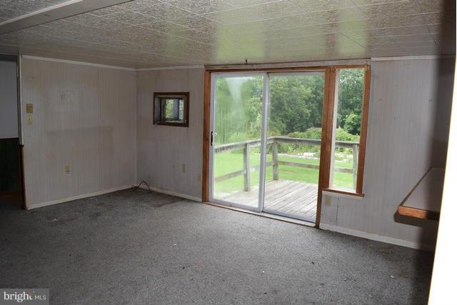 949 Herrs Ridge Road Gettysburg, PA 17325 - Photo 4 of 12 Living Room