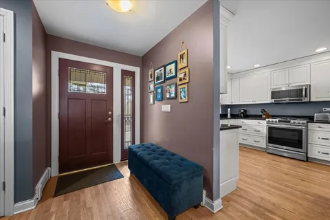 $690,000 | 719 Burchell Avenue, Highland Park, IL 60035