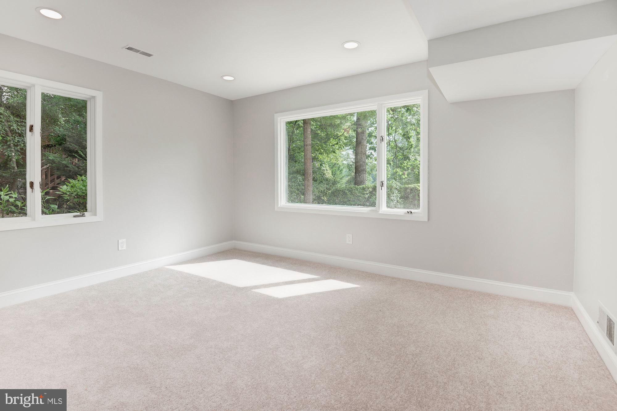 11307 South Shore Road Reston, VA 20190 - Photo 22 of 26
