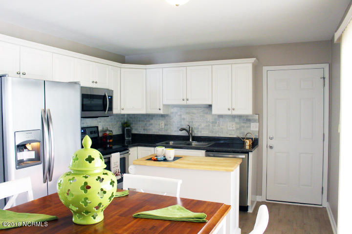 310 Sheffield Road Jacksonville, NC 28546 - Photo 4 of 15 KITCHEN