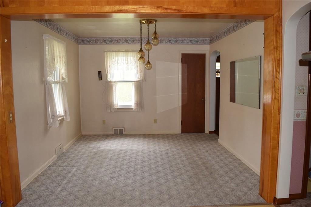 1620 Mercer Grove City Road Mercer, PA 16137 - Photo 3 of 20