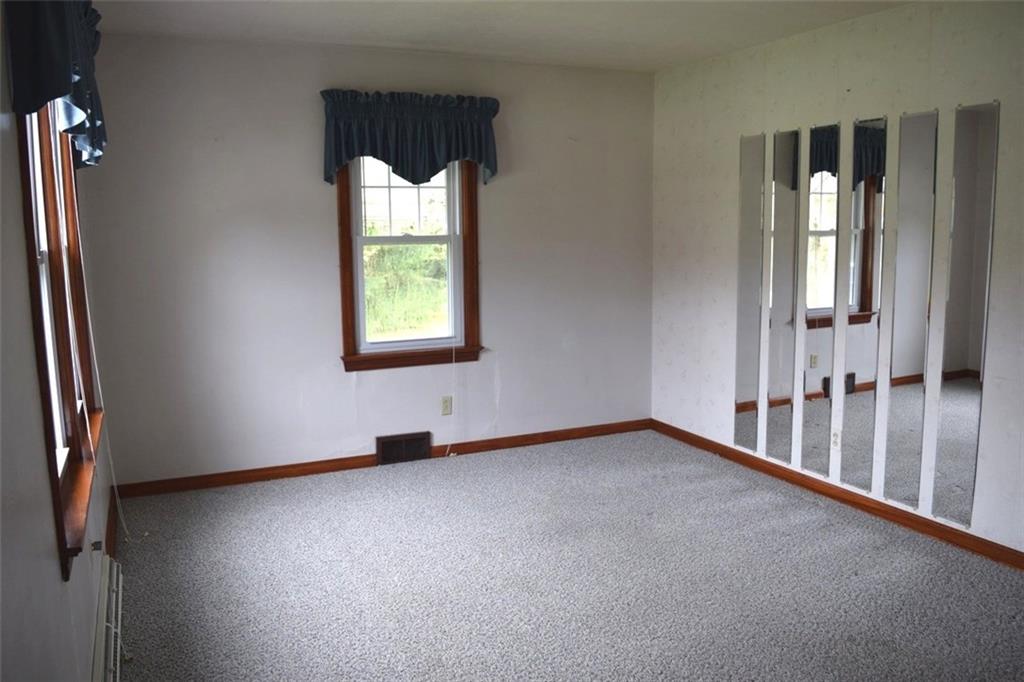 1620 Mercer Grove City Road Mercer, PA 16137 - Photo 4 of 20