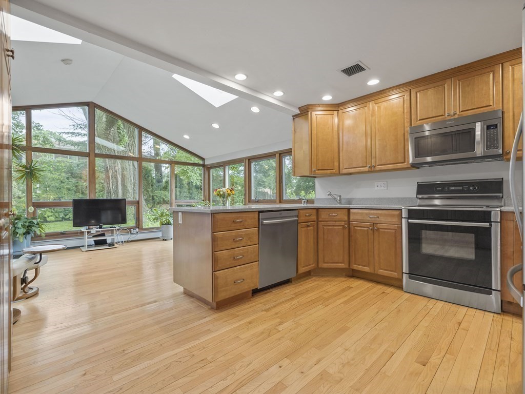 34 Slocum Road Boston, MA 02130 - Photo 6 of 31 Gallery Image 6