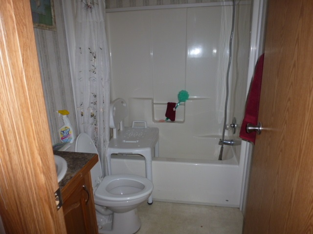 72 Kendall Pond Road, Unit 5 Derry, NH 03038 - Photo 9 of 10