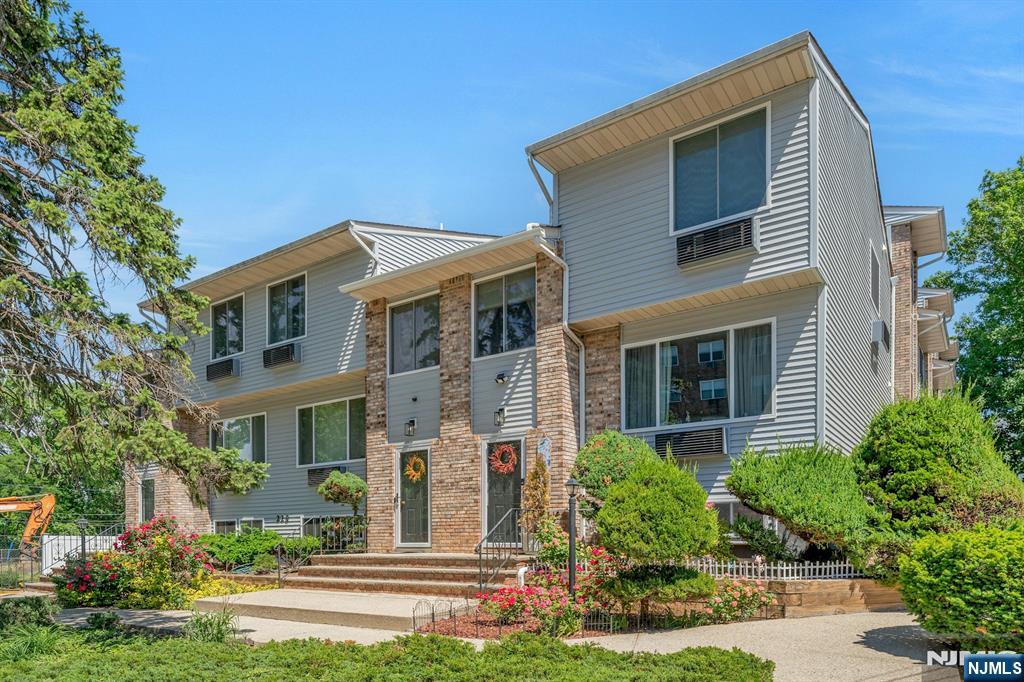 228 Johnson Avenue, Unit 5 Hackensack, NJ 07601 - Photo 3 of 15