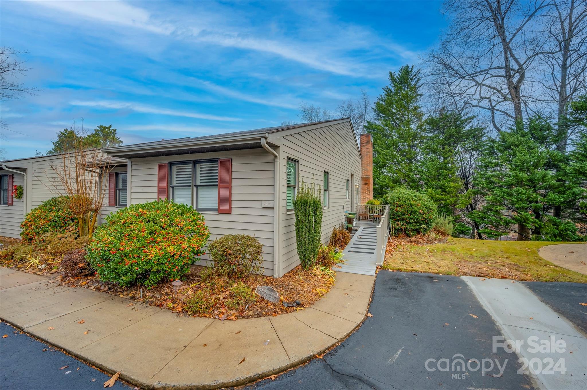 77 Chestnut Street, Unit 306 Tryon, NC 28782 - Photo 4 of 36