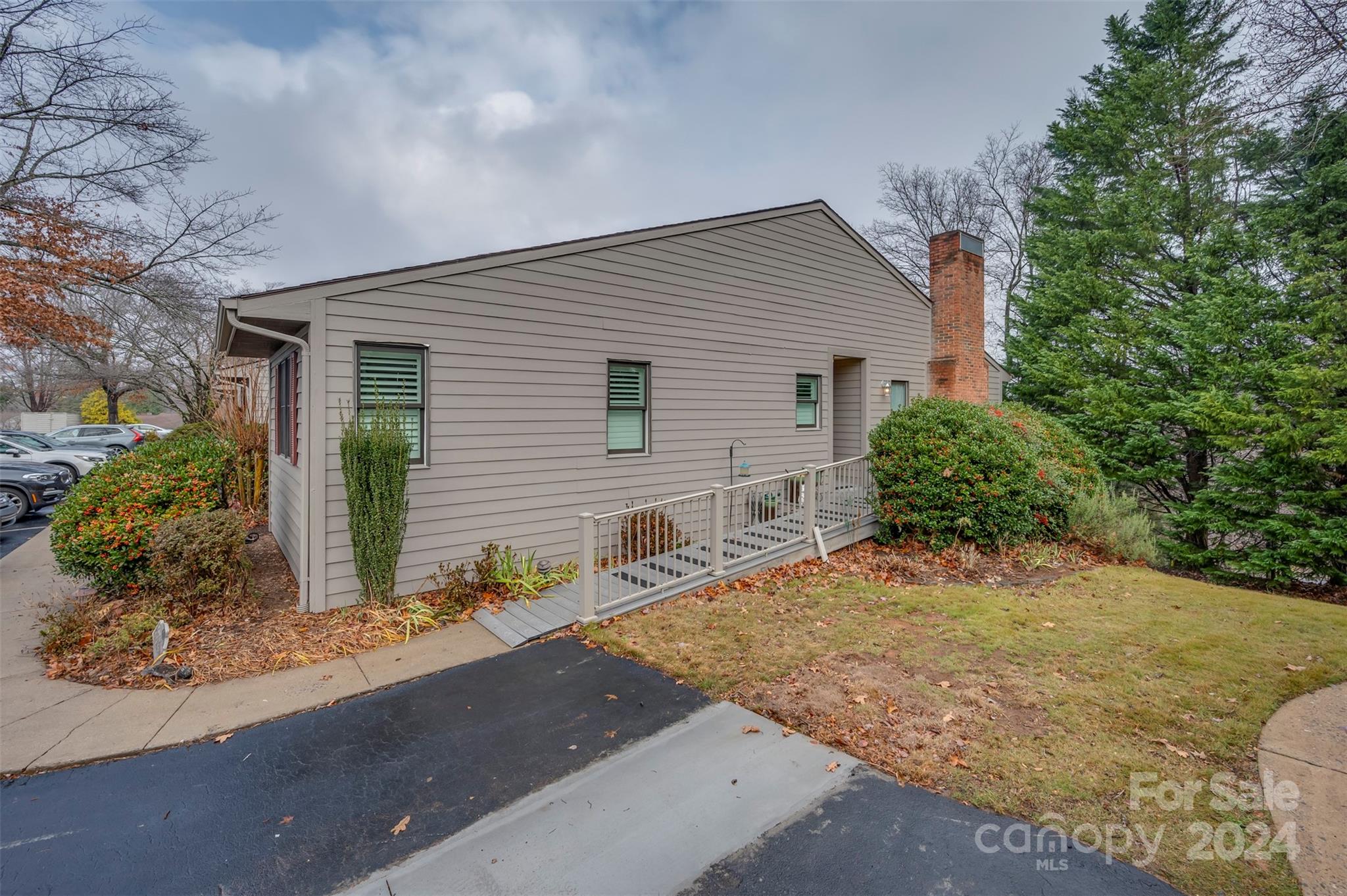 77 Chestnut Street, Unit 306 Tryon, NC 28782 - Photo 5 of 36