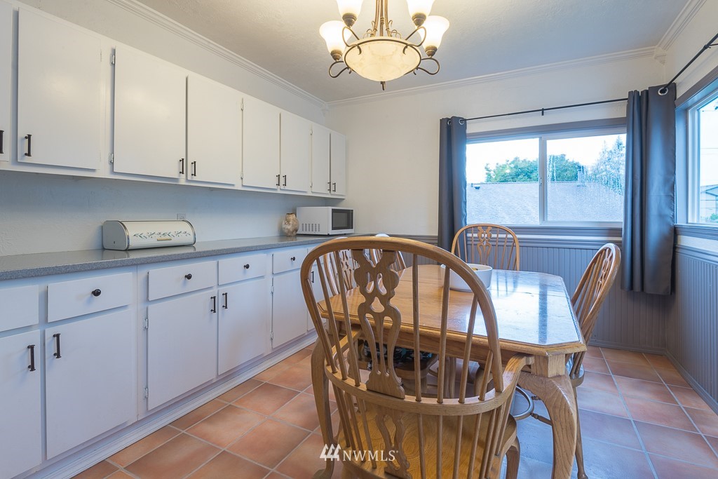 717 Rasmussen Lane Bremerton, WA 98310 - Photo 4 of 37 Gallery Image 4