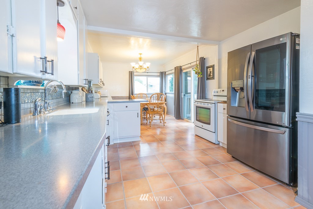717 Rasmussen Lane Bremerton, WA 98310 - Photo 9 of 37 Gallery Image 9