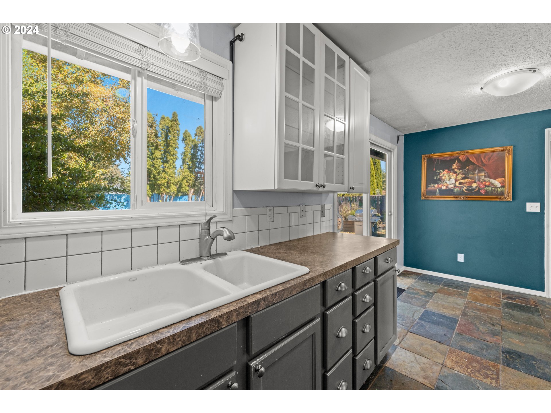 19635 Southwest Rock Road Beaverton, OR 97003 - Photo 11 of 23 Gallery Image 11