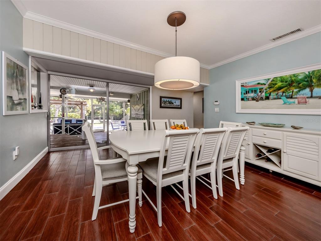 4819 Greenleaf Road Sarasota, FL 34233 - Photo 10 of 30 Gallery Image 10