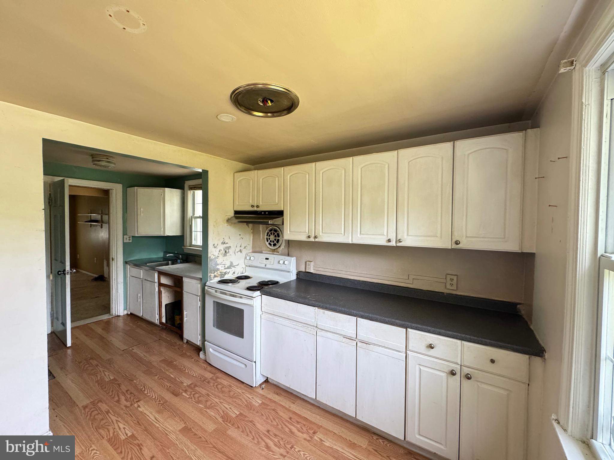 5213 Pole Road Alexandria, VA 22309 - Photo 2 of 21 Kitchen