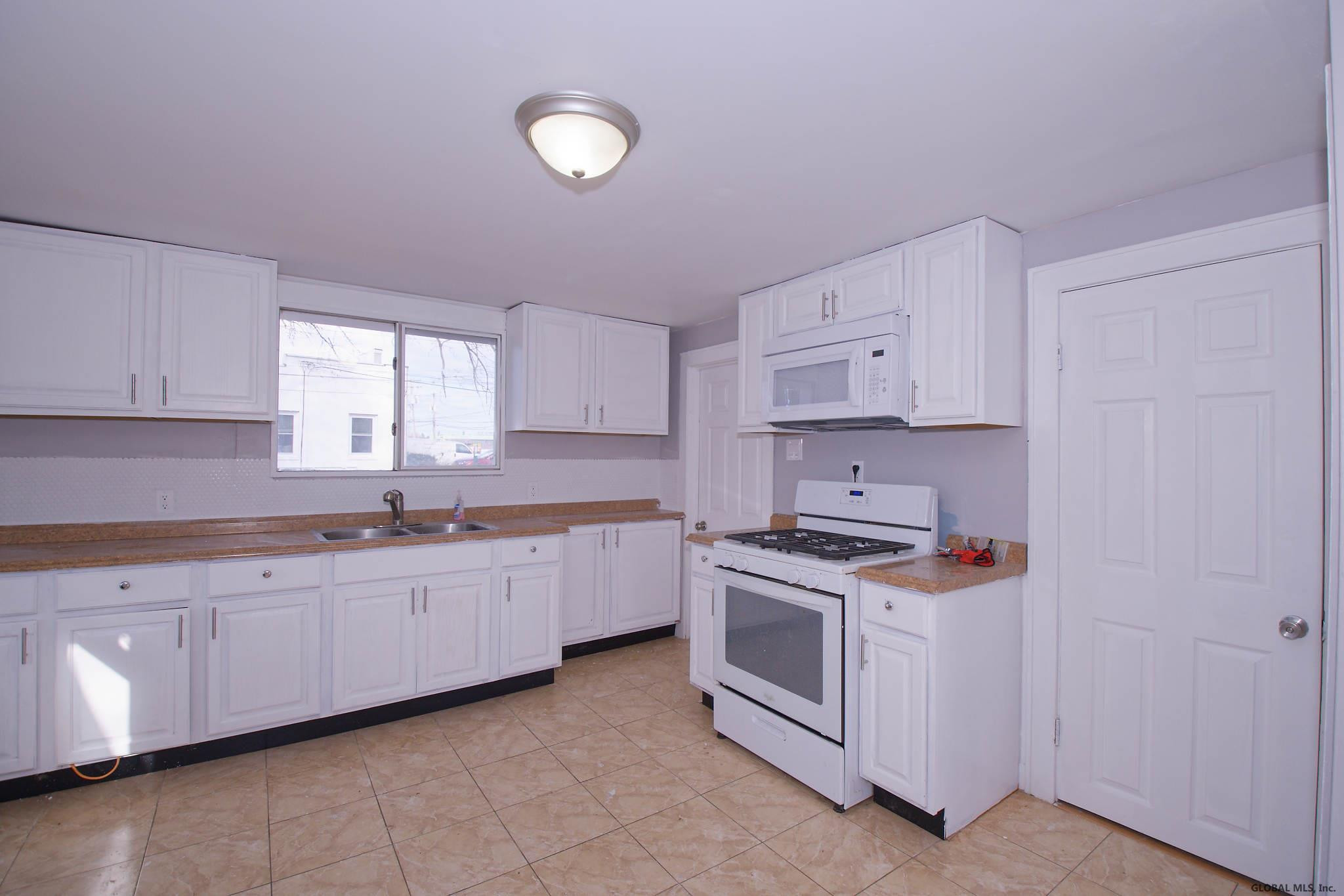 153 Freemans Bridge Road Scotia, NY 12302 - Photo 8 of 50 Photo 8