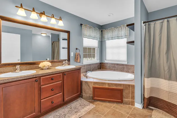 $479,900 | 4009 Magnolia Parkway, Jackson, MI 49201