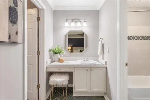 $255,000 | 2606 Vinings Central Run Southeast, Atlanta, GA 30339