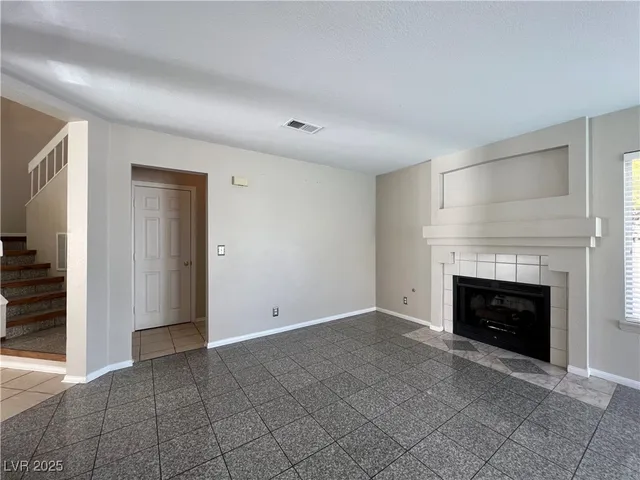 $2,900 | 2436 Palm Shore Court, Las Vegas, NV 89128