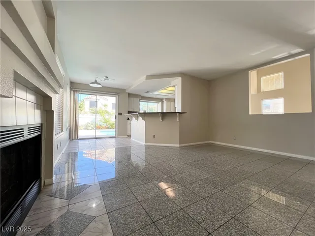 $2,900 | 2436 Palm Shore Court, Las Vegas, NV 89128