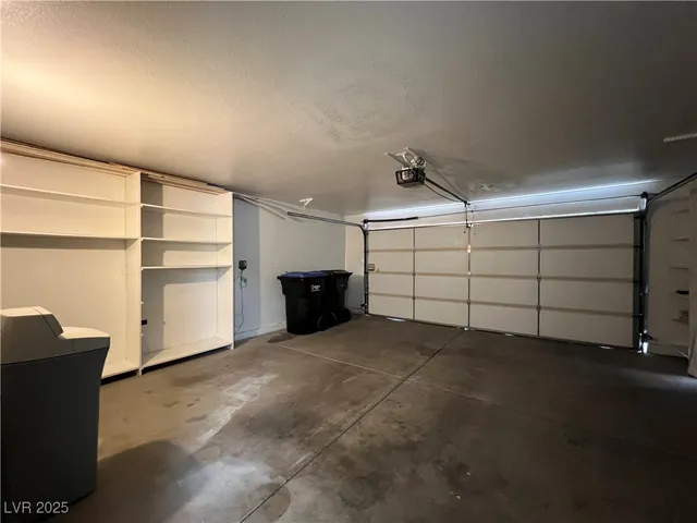 $2,900 | 2436 Palm Shore Court, Las Vegas, NV 89128