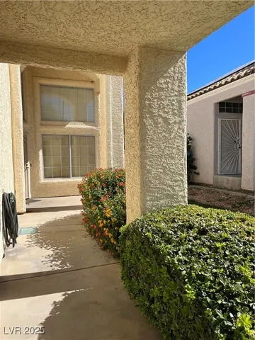 $2,900 | 2436 Palm Shore Court, Las Vegas, NV 89128