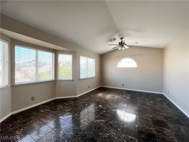$2,900 | 2436 Palm Shore Court, Las Vegas, NV 89128