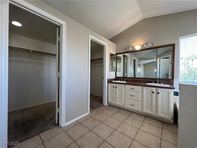 $2,900 | 2436 Palm Shore Court, Las Vegas, NV 89128