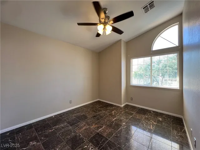 $2,900 | 2436 Palm Shore Court, Las Vegas, NV 89128