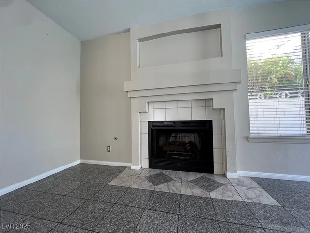 $2,900 | 2436 Palm Shore Court, Las Vegas, NV 89128