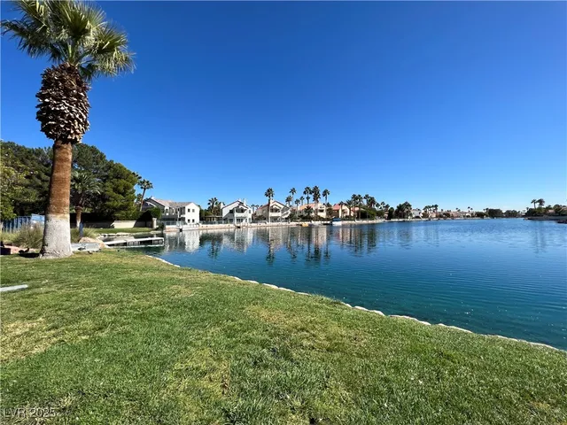 $2,900 | 2436 Palm Shore Court, Las Vegas, NV 89128