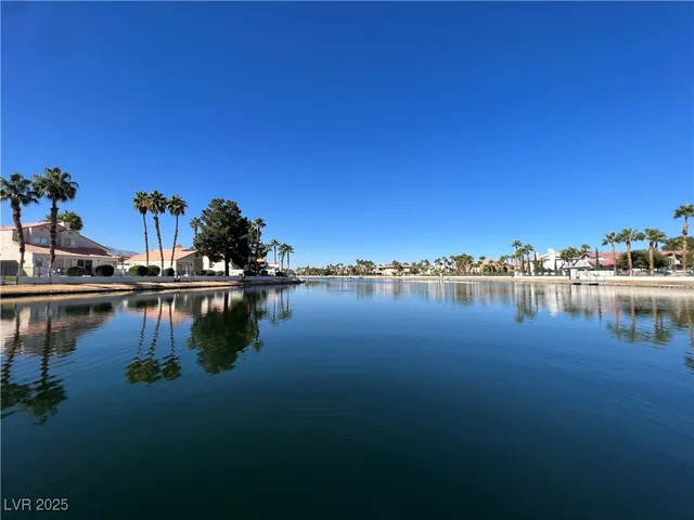 $2,900 | 2436 Palm Shore Court, Las Vegas, NV 89128
