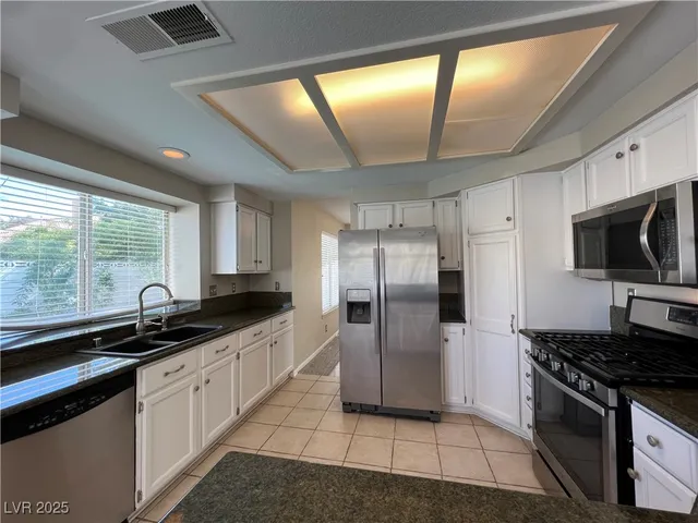 $2,900 | 2436 Palm Shore Court, Las Vegas, NV 89128